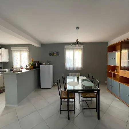 בית נופש Gite A La Campagne Mais Proche De Tout *